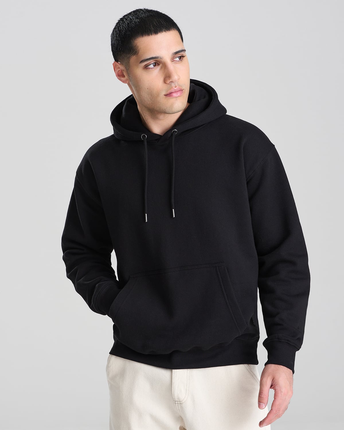 Hoodie classique 280 g noir porté
