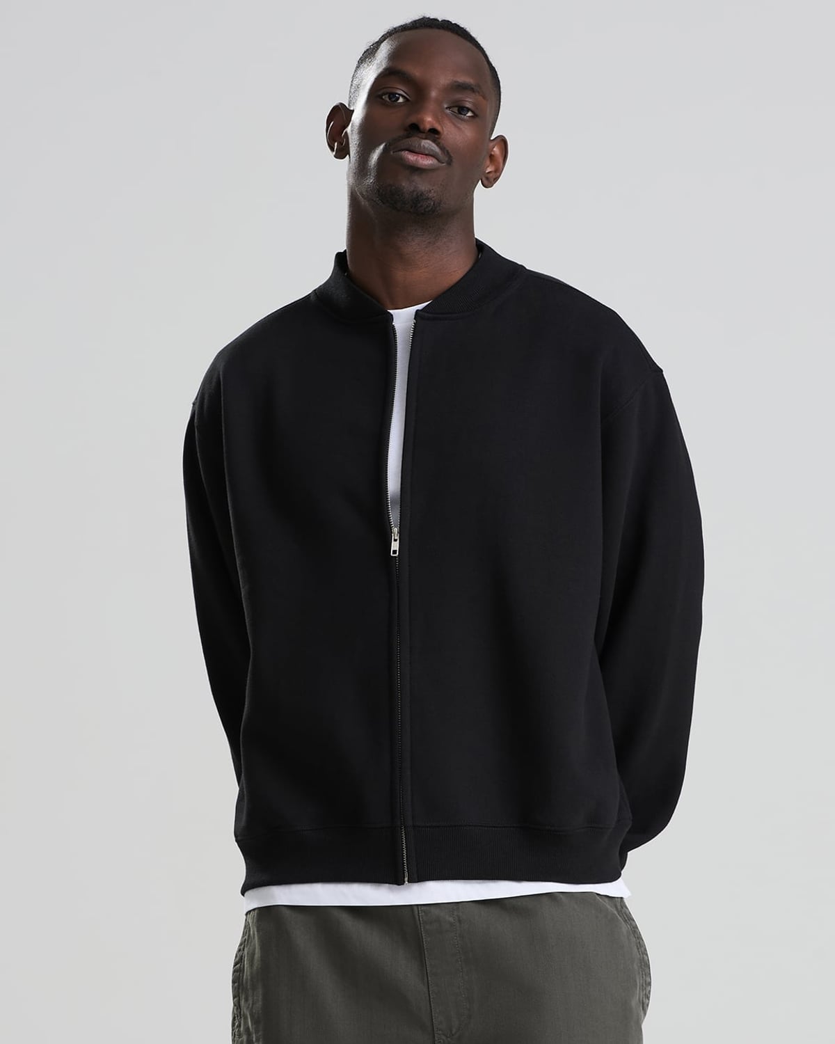 Sweat bomber épais 440 g noir porté