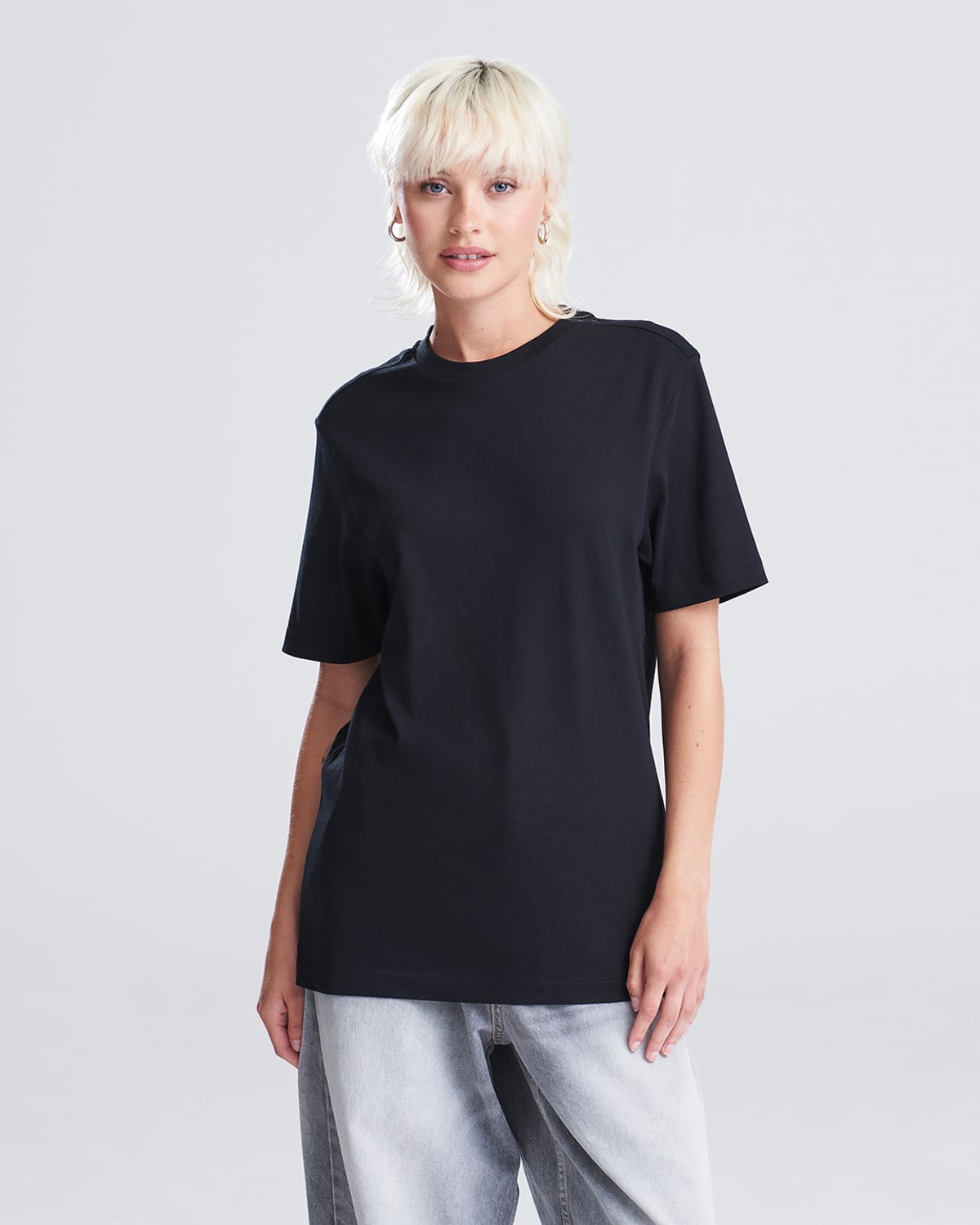 T-shirt Basic 180 g noir porté