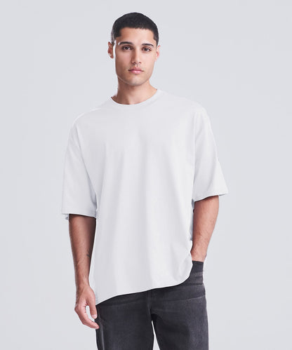 T-shirt oversize boxy 240 g personnalisé – porté