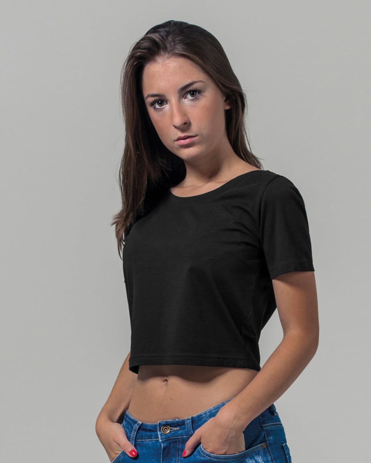Crop top femme noir porté