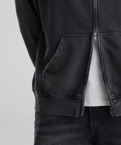 Zip hoodie délavé 380 g personnalisé – porté