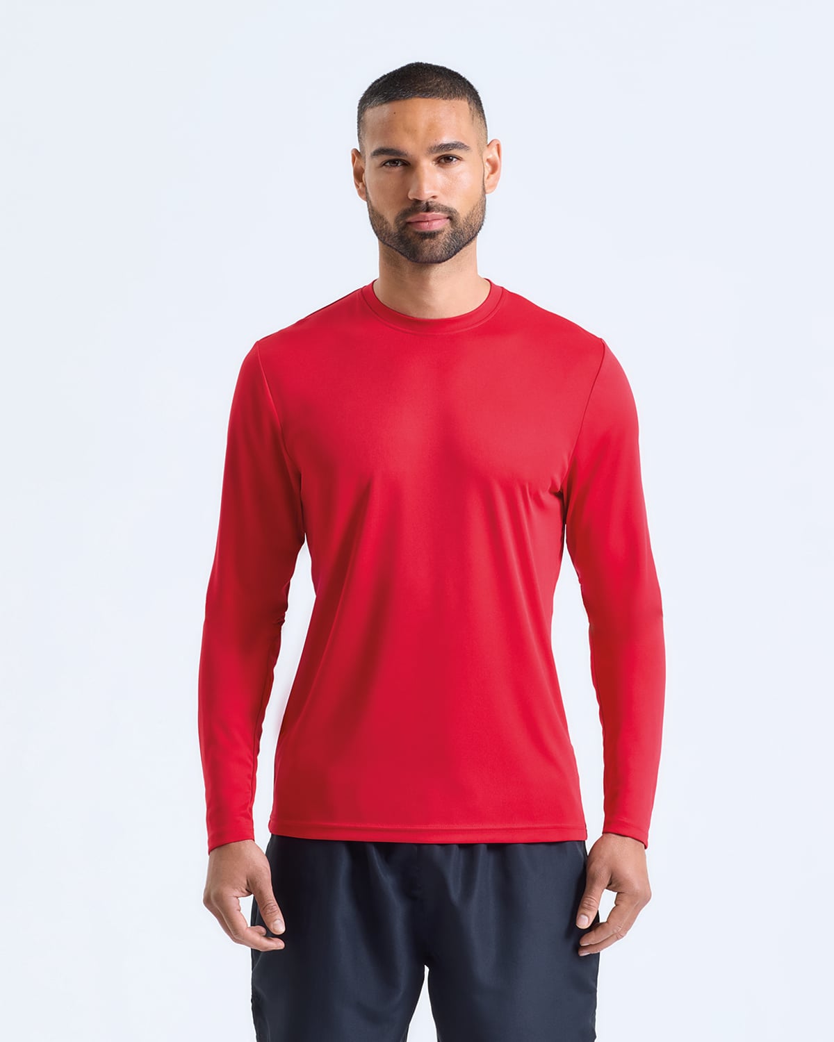 T-shirt de sport manches longues rouge vif porté